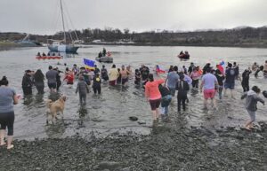 En Puerto Williams se vivió el Chapuzón más austral del mundo