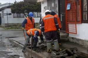Rotura de matriz afectó a vecinos del sector norte