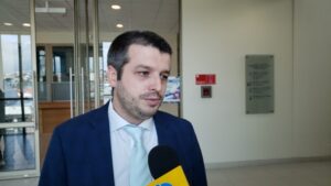 Formalizan a tres vecinos de Aves Australes por toma ilegal de terreno