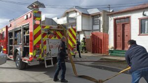 Madre e hijos que perdieron todo en incendio buscan con urgencia un arriendo