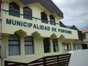 Municipalidad se querella por envenenamiento de perros en Porvenir
