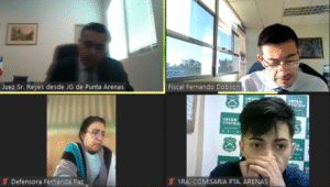 Trabajadores de servicentro reducen a joven que los asaltó