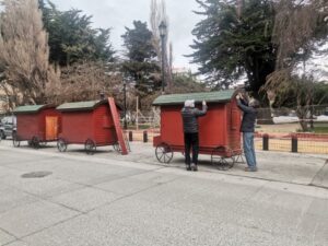 Daños y pérdidas dejó conductor que chocó carros de artesanos y se dio a la fuga