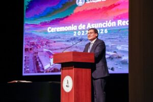 Por primera vez un exalumno de la UMAG asume como nuevo rector de la casa de estudios superiores