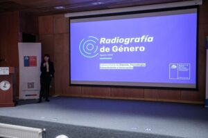 Realizan conversatorio que visibiliza las brechas de género en ciencias