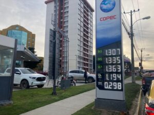 Gasolina de 93 octanos bajó 10 pesos mientras el Diésel subió en igual medida
