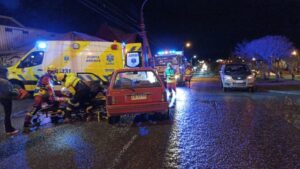 Conductor quedó atrapado tras violenta colisión