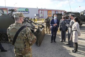 Con exposición e izamiento del pabellón se dieron por inauguradas actividades de Ejército