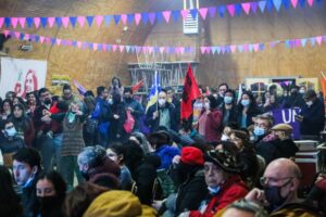 Comandos del Apruebo y del Rechazo realizaron masivos cierres de campaña