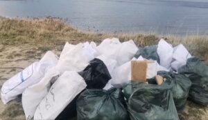 Una veintena de jóvenes realizó operativo de limpieza y reciclaje