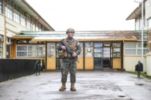 Fuerzas Armadas tomaron control de los locales de votación