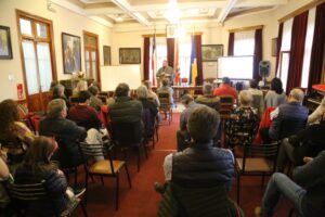 Profesor Goran Lausic inició charlas de historia en el Club Croata de Punta Arenas