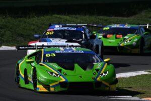 Benjamín Hites queda a un punto de la corona por el campeonato italiano de Gran Turismo