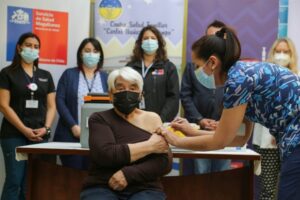 Baja adherencia de personas inmunosuprimidas para inocularse contra el Covid con antídoto bivalente