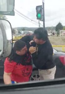 Captan riña entre dos conductores en Avenida Frei