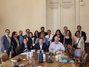 Senador trabaja en mesa ciudadana en el Congreso y emplaza al Gobierno: