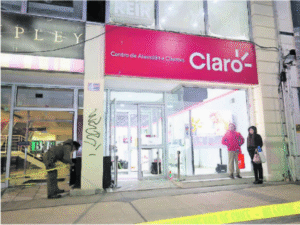 Sentencian a joven que perpetró robos a sucursales de Claro y a establecimiento educacional