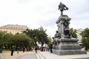 Desorden en Plaza de Armas: vecinos apuntan a mayor presencia policial y “falta de interés”