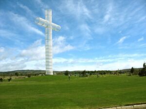 Cementerios esperan a miles de visitantes