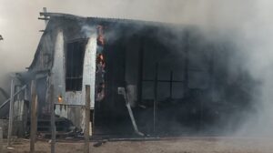 En cocina encontraron zona focal de incendio que destruyó vivienda y criadero