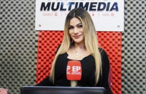 Periodista y modelo argentina se integró a la conducción radial y televisiva de Pingüino Multimedia