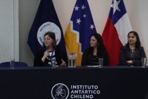 Científicas antárticas presentaron testimonios y visiones en seminario