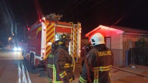 Caída de bengala y colilla de cigarrillo casi incendian casas