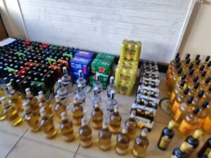 Incautan alcohol comercializado en local sin patente