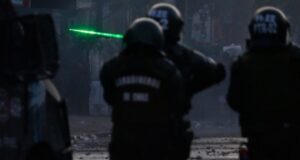 Formalizan a 4 carabineros por supuesta detención vejatoria de dos menores de edad