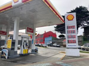 Bencinas volvieron a subir ayer en la región