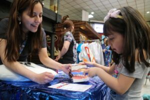 Niños aprendieron sobre higiene bucal en lúdica feria