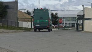Reo queda grave tras ser apuñalado en riña carcelaria