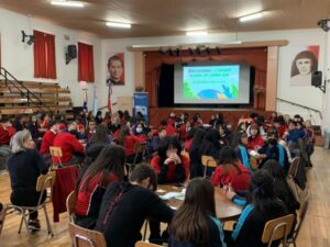 Conversatorio sobre la mujer y la naturaleza reunió a estudiantes