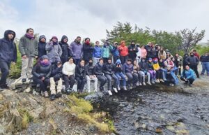 Estudiantes del Liceo Gabriela Mistral visitan Refugio Paine Grande de Vertice