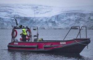 Planeador submarino se suma a labores de Inach