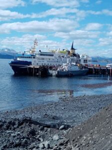 Primer zarpe de crucero desde Puerto Williams
