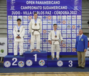 El judoca magallánico Carlos Quinchén obtuvo medalla de plata en Sudamericano de Córdoba