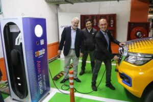 Inauguran cargador rápido de automóviles eléctricos