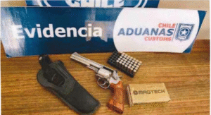 Absuelven a argentino descubierto con revólver en paso fronterizo