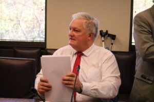 Senador busca aumentar sanciones para quienes cometen delitos contra menores