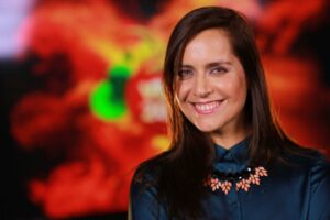 Vuelve la comediante Natalia Valdebenito a Punta Arenas con su espectáculo “Fea” en el Casino Dreams