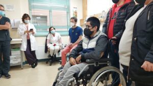 30 jóvenes magallánicos participaron de ronda Teletón en Hospital Clínico