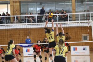 Con triunfo de Magallanes sobre Pudahuel se inició el Nacional de Vóleibol Femenino Adulto
