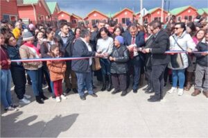 112 familias de Porvenir recibieron ayer sus viviendas