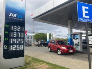 Combustibles cayeron casi 10 pesos en toda la región
