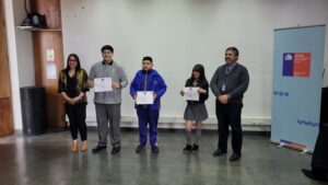 Premian a estudiantes que difundieron los efectos dañinos del tabaco
