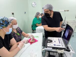 Profesionales del Hospital Clínico se capacitaron en manejo de atención de pacientes críticos y de alta complejidad