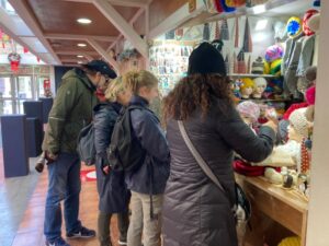 Turistas aprovechan la entresemana de fiestas para visitar Magallanes