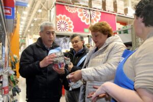SEC llamó a consumidores a comprar luces navideñas solo con el sello de seguridad