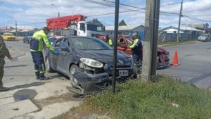 Vehículo argentino involucrado en triple colisión